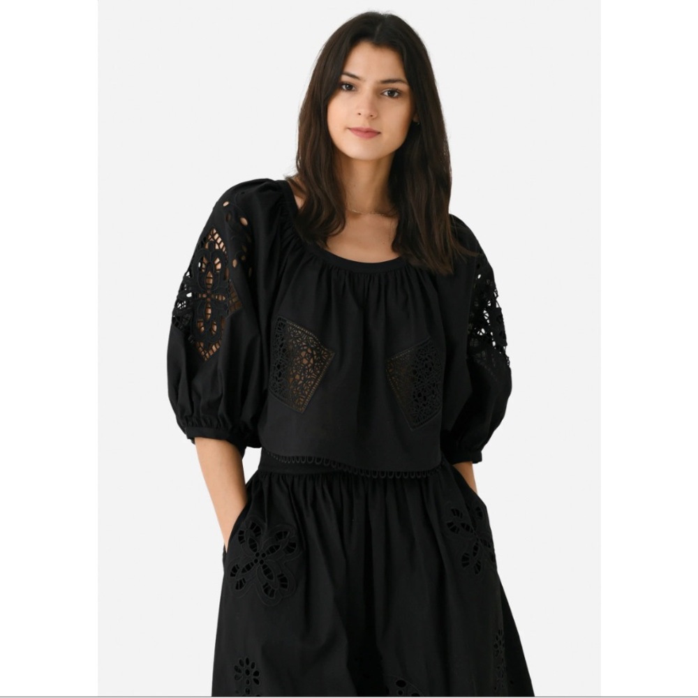 HINTER BELL BLACK EYELET DAISY TOP SIZE XS